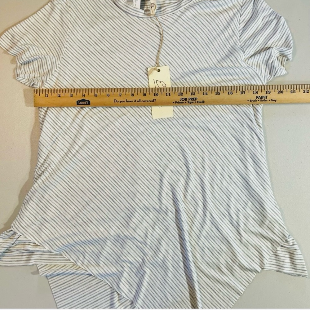 NWT Elan 1X Asymmetrical Striped Tee Gray  & White - Picture 3 of 6